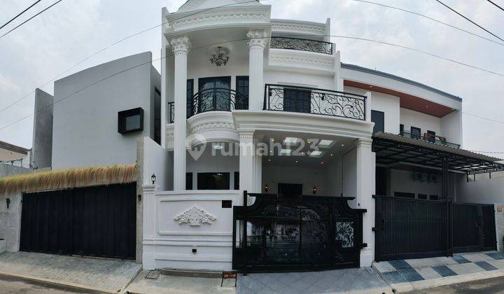 Rumah Lux 3 Lantai Modern Klasik Eropa Di Pulomas 2