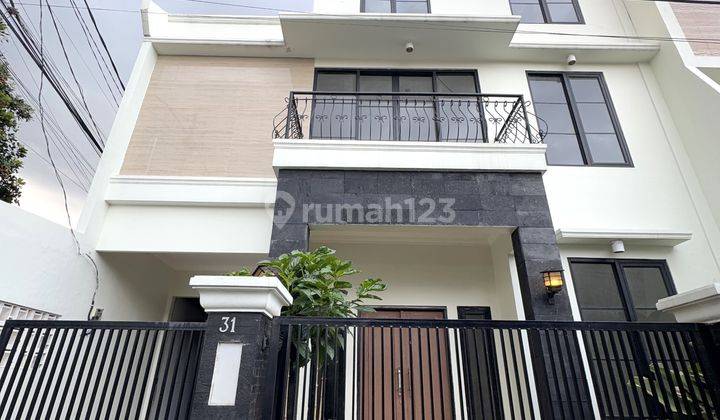 Rumah Modern Minimalis 3 Lantai Di Kalibata Jakarta Selatan 2