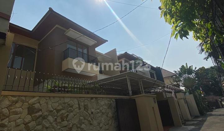 Rumah Mewah 2,5 Lantai Kemang Ada Kolam Renang Dekat Perkantoran 2