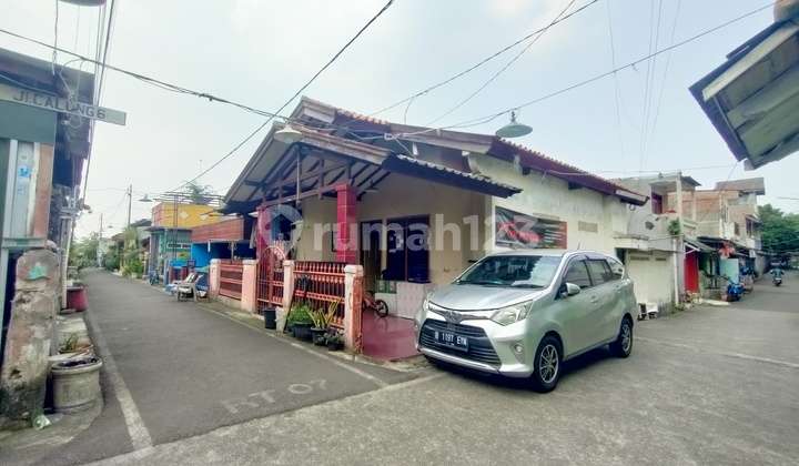 Good Ready-to-Occupy House Near Depok Samsat Good Ready-to-Occupy House Near Depok Samsat