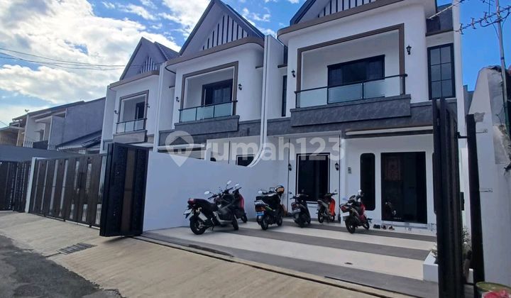 Rumah Mewah Cantik 2 Lantai Di Jagakarsa