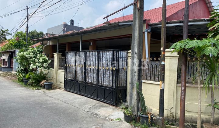 Rumah 200 M2 Dalam Komplek Dekat Tol Jati Asih