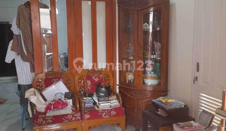 Beautiful 2-Story House Near Depok Baru Station 2