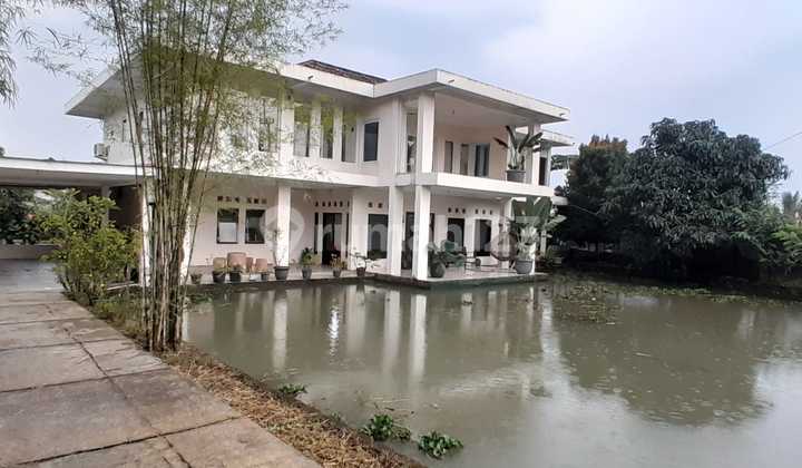 Luxury Villa With Large Pool Ad In Pabuaran Kemang