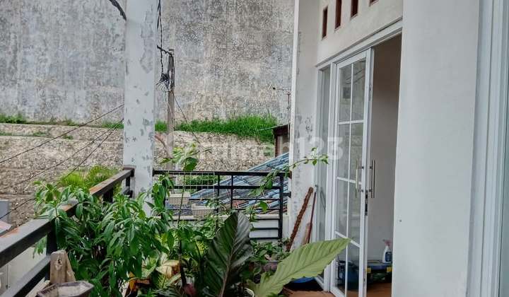 Rumah Asri 2 Lantai di Perum Reni Jaya Pamulang 2