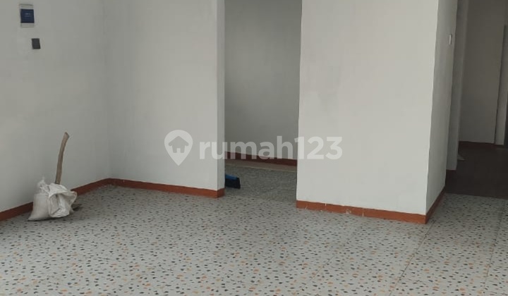Di Jual.ruko Di Jl.ki.hajar Dewantoro 3 Lt .bagus
