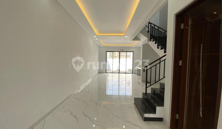 Rumah Bagus di Kav DKI Jakarta Barat Lokasi Strategis Nego