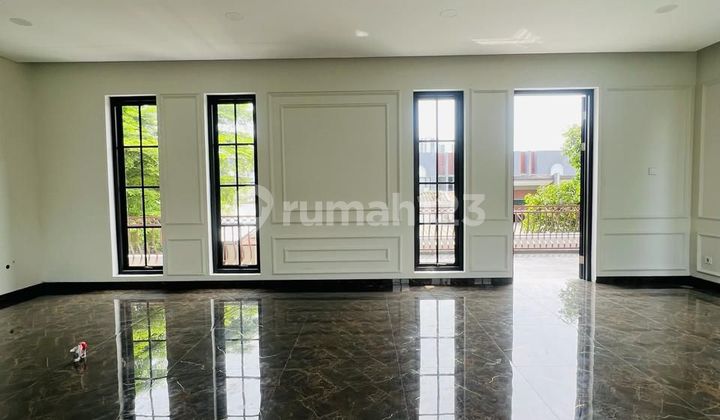 Rumah 3,5 lantai lokasi strategis Fasilitas lengkap  2