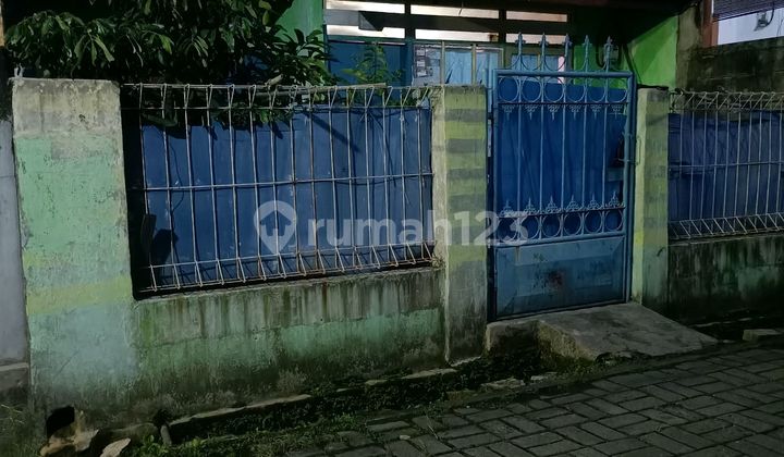 For Sale, Strategically Located House with Complete Facilities 2