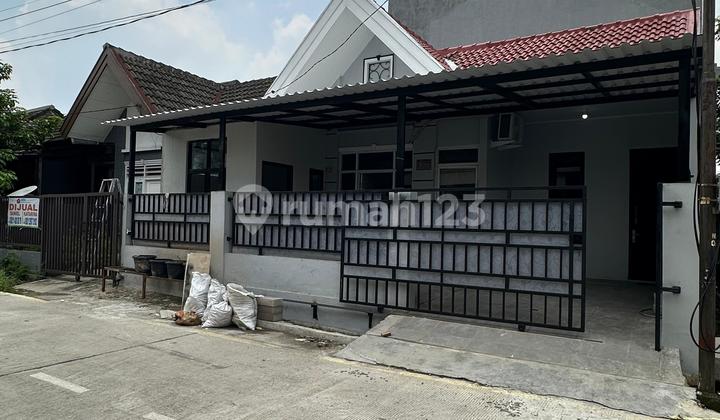 For Sale House Strategic Location Complete Facilities 2