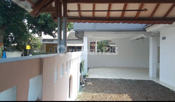 House for Sale 11/2 Floors Complete Facilities Affordable Location 2