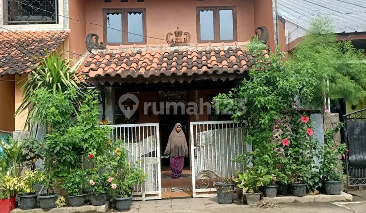 Jual Rumah 2 Lt Lokasi Strategis Fasilitas Lengkap 1