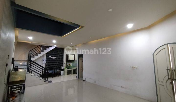 Rumah Dua Lantai Baru Renovasi 1