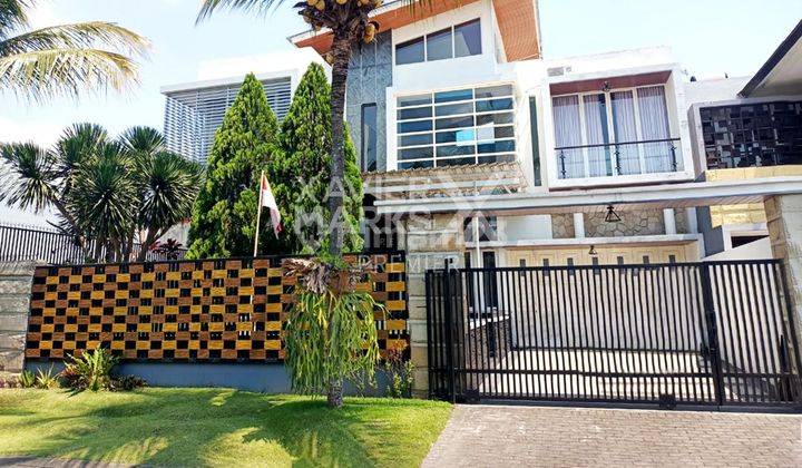 Rumah 2 Lantai Ala Sultan Furnish di Greenwod Golf Araya Malang 1