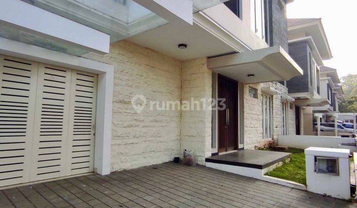 Rumah Mewah Golf View di Kota Araya Malang 2