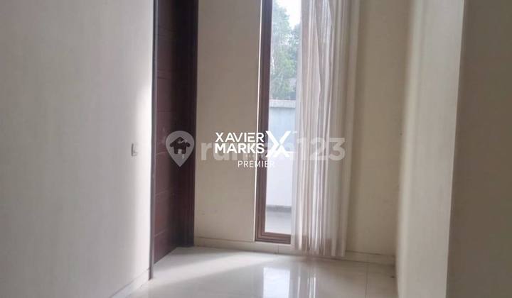 Rarely Are There Luxury Homes on the Mainroad of Permata Jingga, Lowokwaru, Malang 2