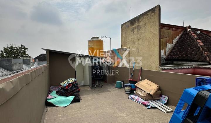 Rare Property Strategic 3-Story Shophouse on Kauman Main Road, Klojen, Malang 2