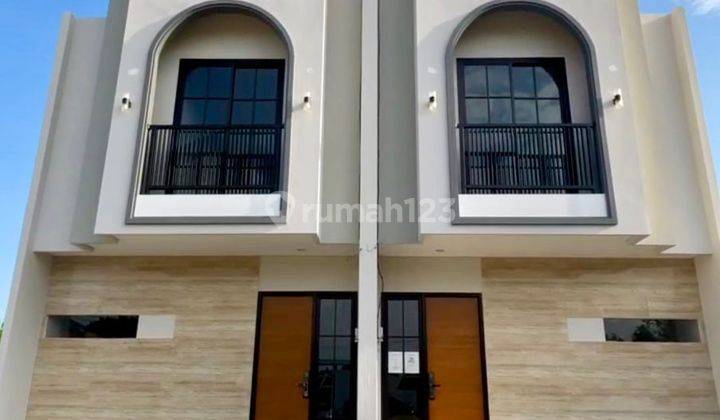 Rumah Surabaya Barat 2 Lantai 700 Jutaan Dekat Citraland 2