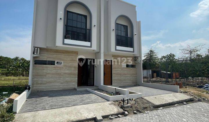 Rumah 2 Lantai Sby Barat 700 Jutaaan Dekat Citraland 2