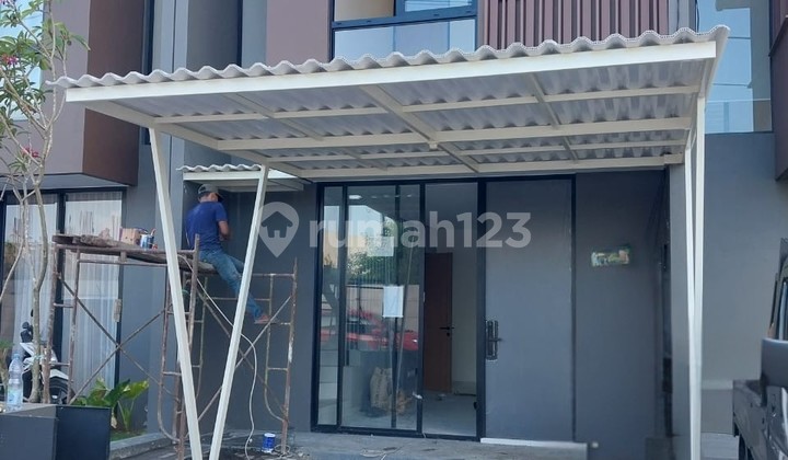 JUAL RUMAH CENTRAL PARK MERR SURABAYA BARU GRESS MODERN  1