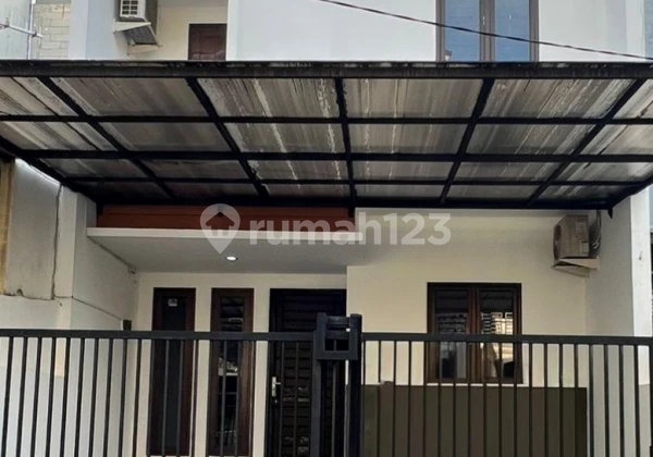 Rumah Bagus Semi Furnished SHM Kelapa Gading, Jakarta Utara 1