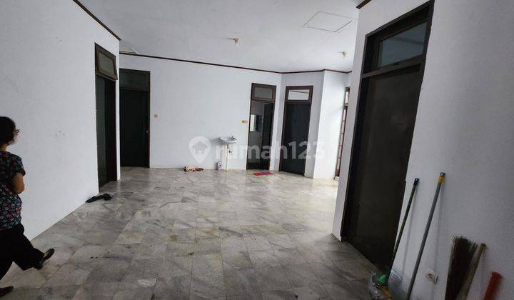 Rumah Bagus Semi Furnished SHM di Rawamangun, Jakarta Timur 1