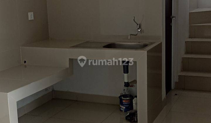 Rumah 2 Lantai Baru Unfurnished di Kota Wisata, Jakarta Timur 2