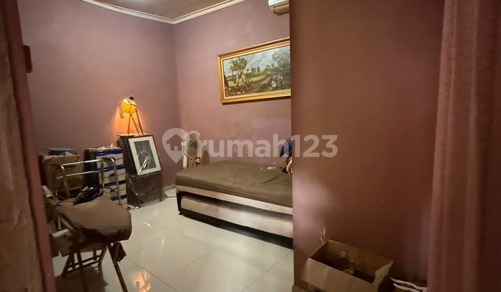 Rumah Bagus Semi Furnished SHM Ciputat, Tangerang Selatan