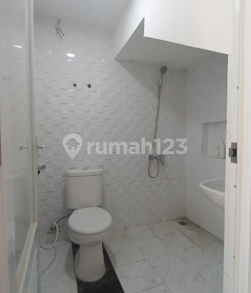 Nice House SHM Kelapa Gading, North Jakarta 2