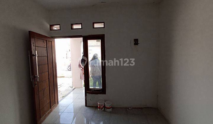 Rumah 2 Lantai Baru Semi Furnished SHM di Lokasi Jalan D Edelweiss Margadana Kota Tegal
, Tegal 9