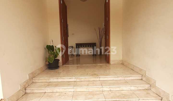 Rumah 2 Lantai Semi Furnished SHM 2