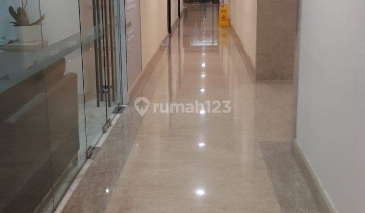 Perkantoran Sopo Del Tower di Jalan Mega Kuningan Barat  8