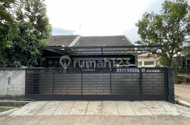 Secondary House with Large Land in Pondok Duta, Depok