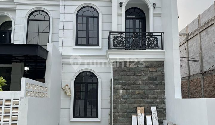 American Classic Plus House with Rooftop Near Lrt Cibubur