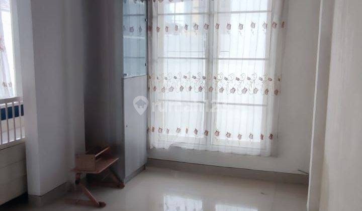 Siap huni dijual rumah simpang darmo regency semi furnish  2