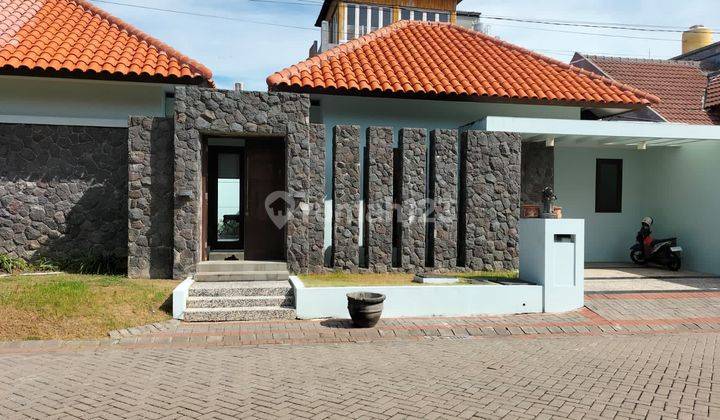 Rumah pantai mentari vibes bali Pool 1,5 LT dekat pakuwon city 2