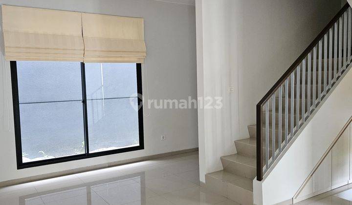 Rumah 2 Lantai Di Uville Bintaro Dekat Upj 2