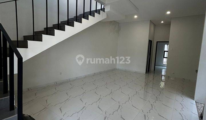 Rumah Menarik 2 Lantai Harga Oke Didaerah Turangga, Bandung 1