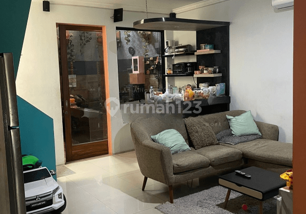 Rumah Cantik Menarik Furnished di Taman Kopo Indah Bandung 2