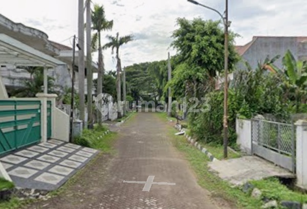 Rumah Tua Hitung Tanah Termurah di Green Garden