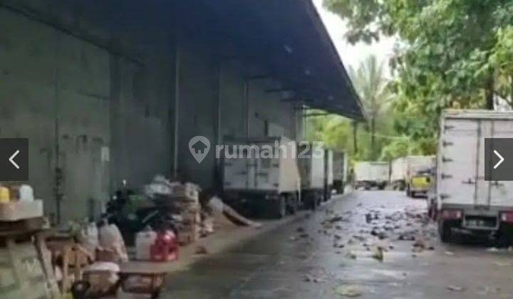 Gudang kota Manado di jl raya manado bitung kairagi  4