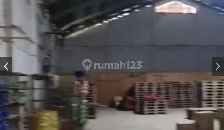 Gudang kota Manado di jl raya manado bitung kairagi  9