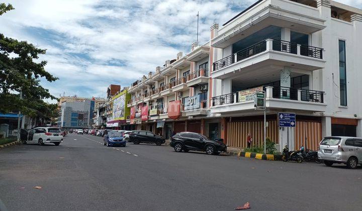 Ruko Mega mas hadap boulevard Cocok buat toko kantor  10