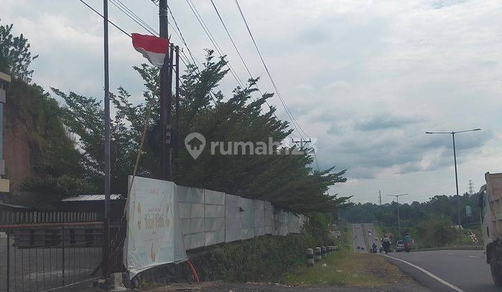 Gedung dan Showroom mobil disewakan cocok buat kantor dan distribusi  5