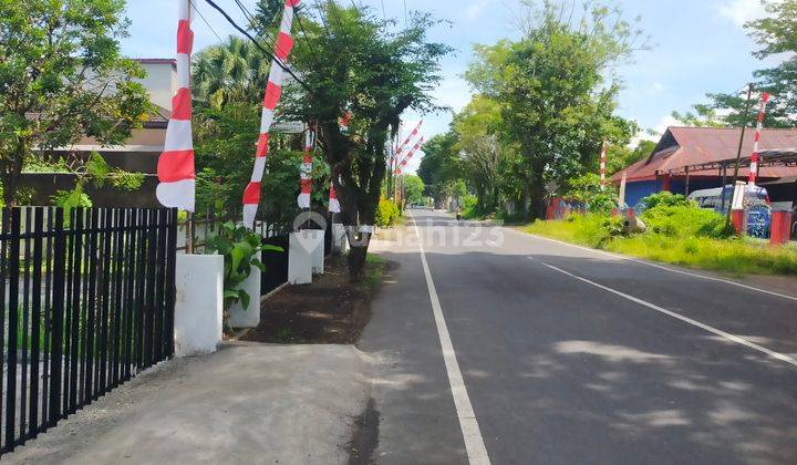 Gedung dan Showroom mobil disewakan cocok buat kantor dan distribusi  8