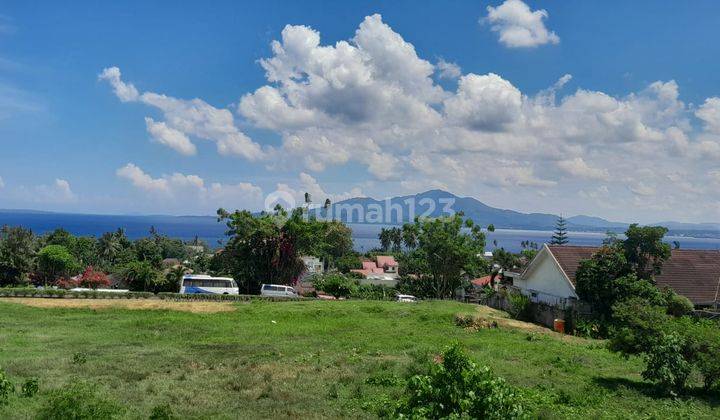 Rumah istana di Malalayang view Bunaken dan kota Manado  2