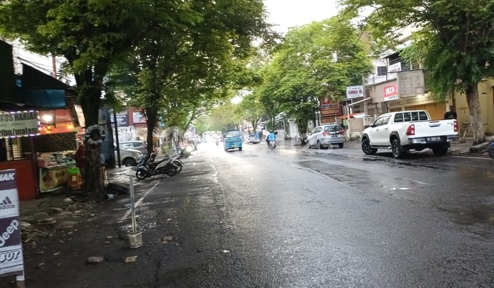 Tanah 930m2 dan bangunan jl sudirman cocok buat usaha  6