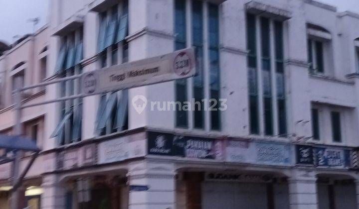 Roko 6x24 3lt mega mas pojok view boulevard  11