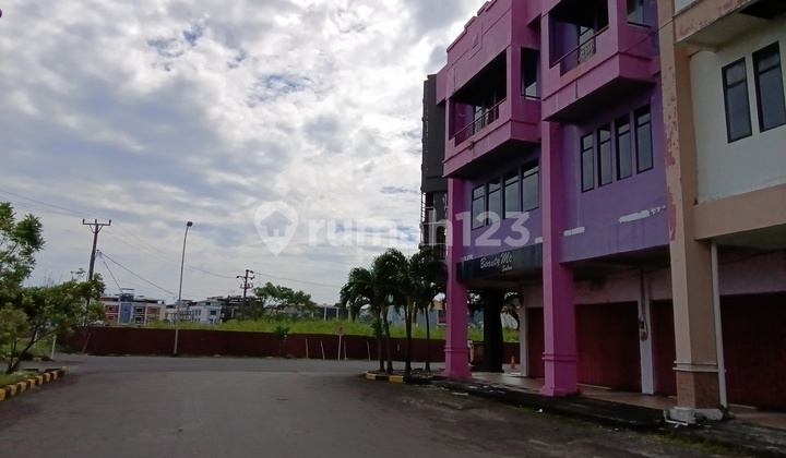 Ruko 10x20 3 lt kompleks mantos hadap laut disewakan  6