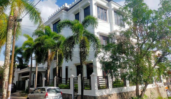 Rumah Istana di wenang permai dua cocok buat WNA dan pejabat  1